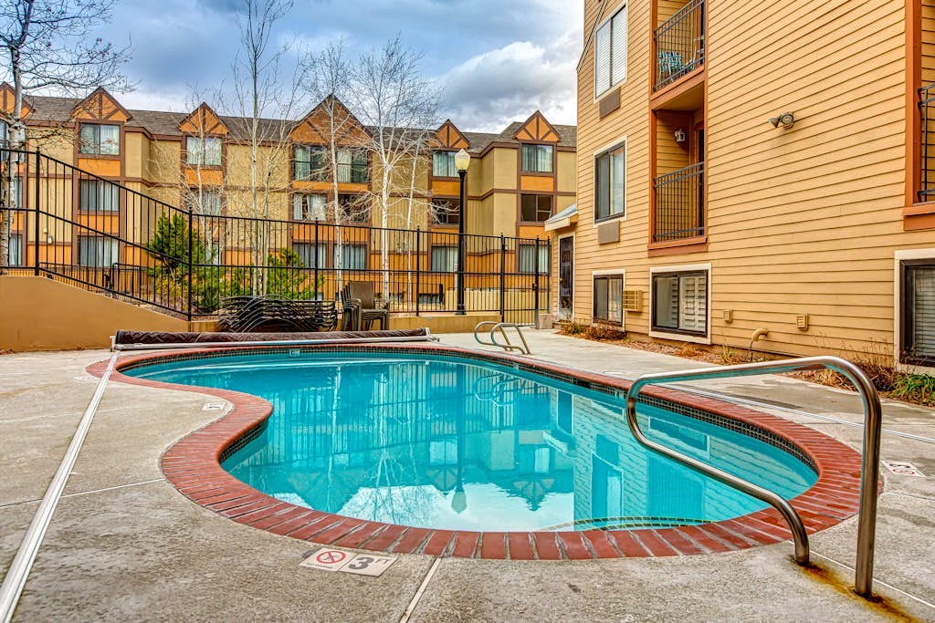 Carriage House #215