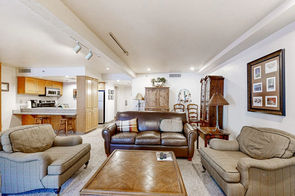 SKI-IN/SKI-OUT Mountain Village Lodge 269