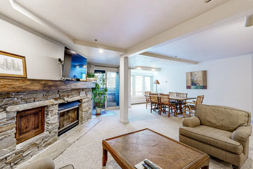SKI-IN/SKI-OUT Mountain Village Lodge 269