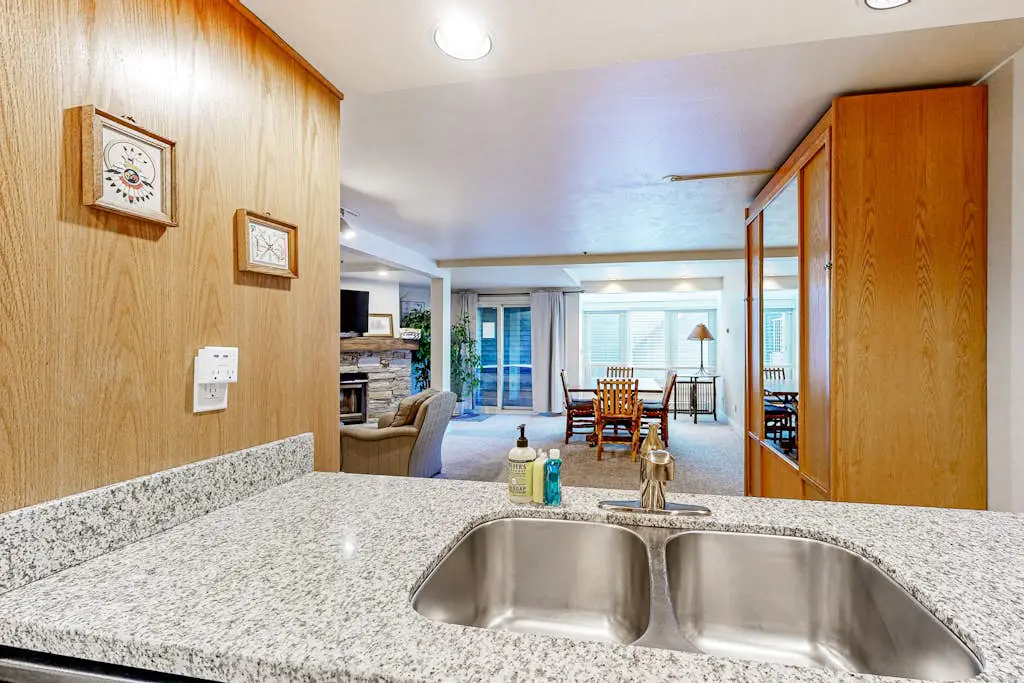 SKI-IN/SKI-OUT Mountain Village Lodge 269