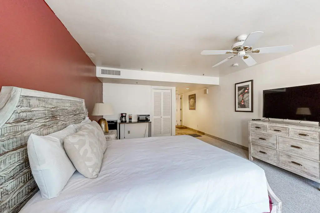SKI-IN/SKI-OUT Mountain Village Lodge 269