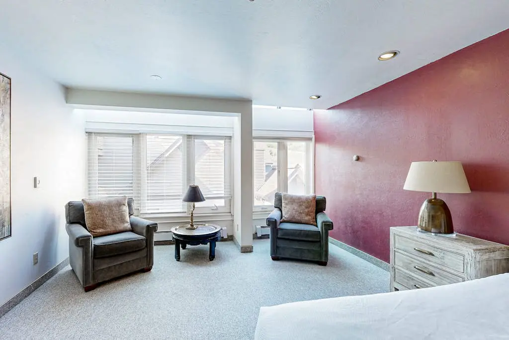 SKI-IN/SKI-OUT Mountain Village Lodge 269