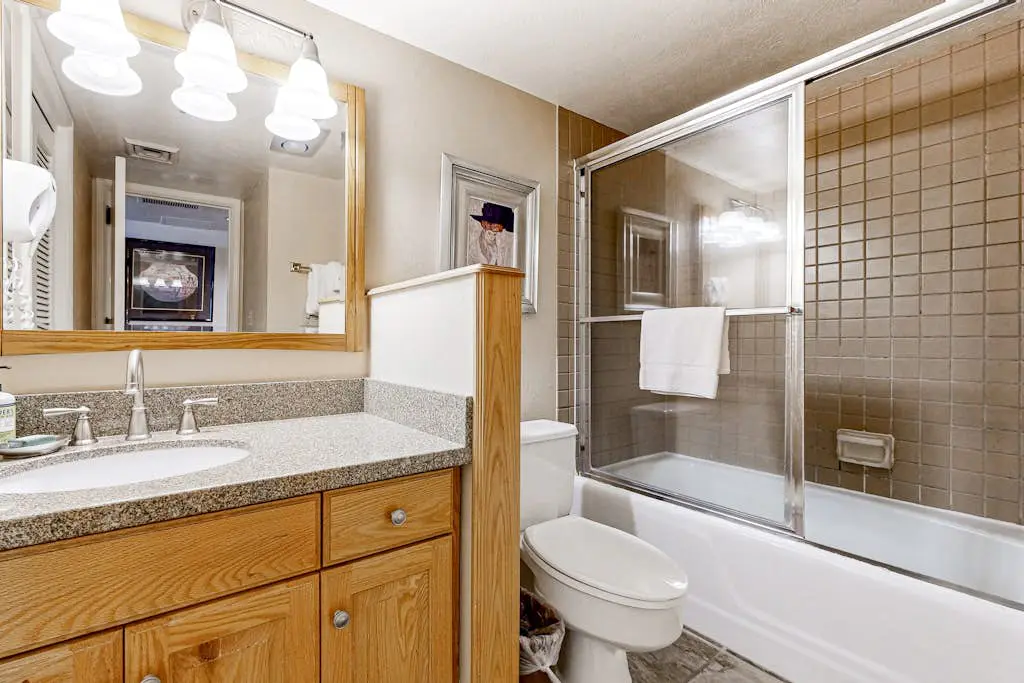 SKI-IN/SKI-OUT Mountain Village Lodge 269
