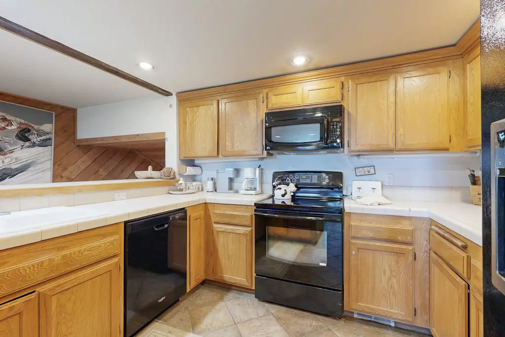 Deer Valley Resort Townhome with  Hot Tub, Pool & Tennis - Close to Ski Lifts