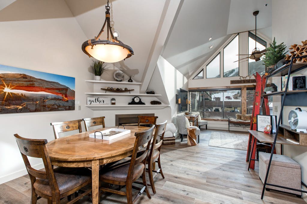 SKI-IN/SKI-OUT Mountain Village Lodge 351