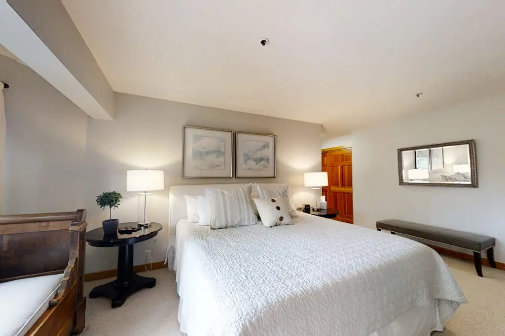 All Seasons Condominiums 303