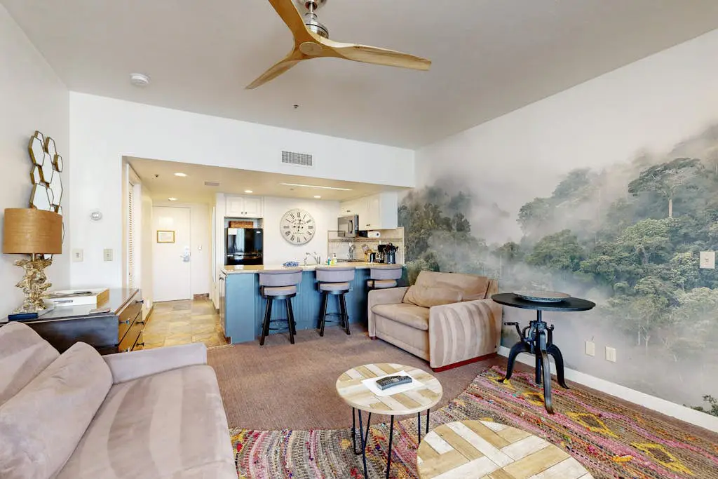 SKI-IN/SKI-OUT Mountain Village Lodge 167