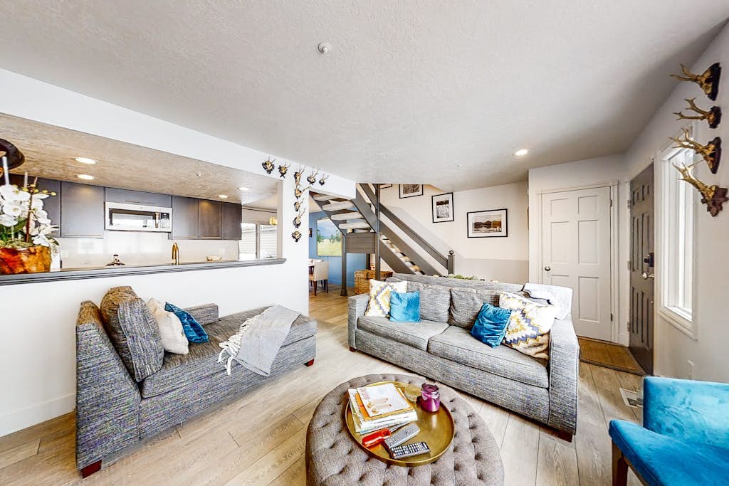 Walk to Deer Valley Open-Concept Townhome w/ Luxe All-Suite Layout