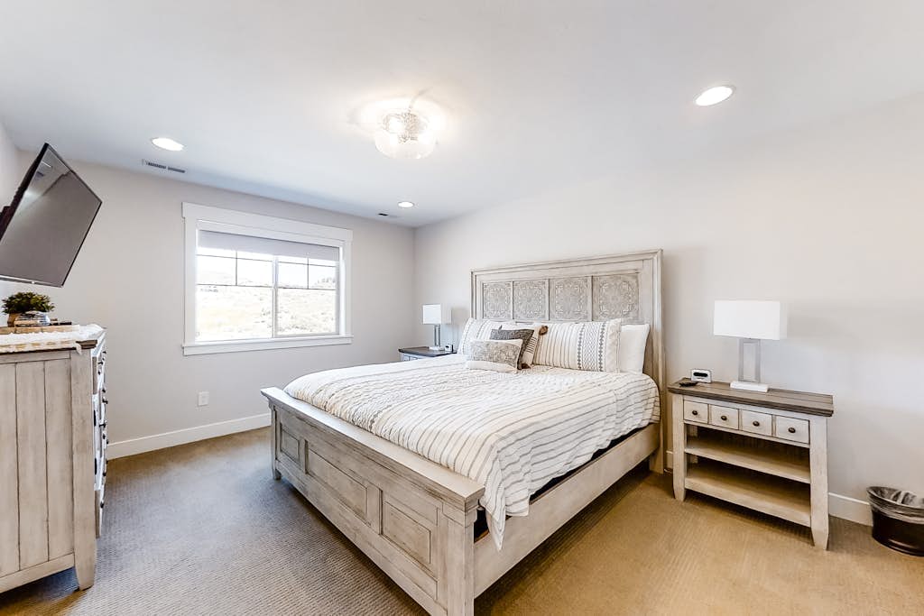 New-build at Wasatch Springs with private hot tub - near Park City