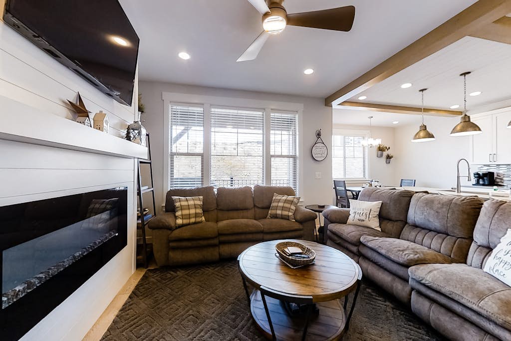 Cozy Park City Escape with Arcade Games - Near Jordanelle Gondola