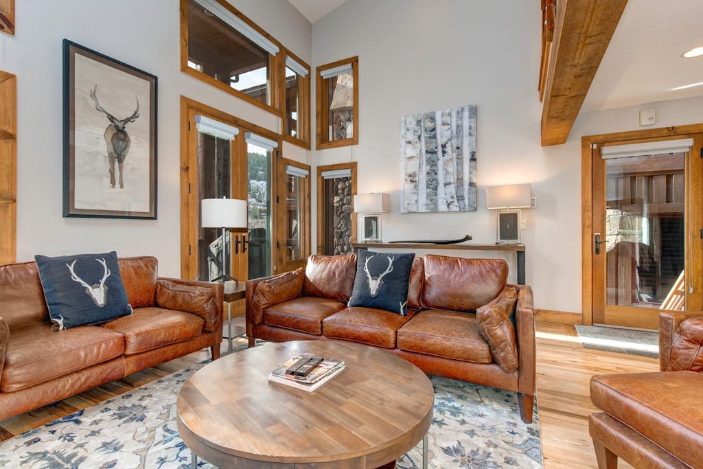 Spectacular Townhome w/ a Private Hot Tub, Free WiFi, A/C, & Three Fireplaces