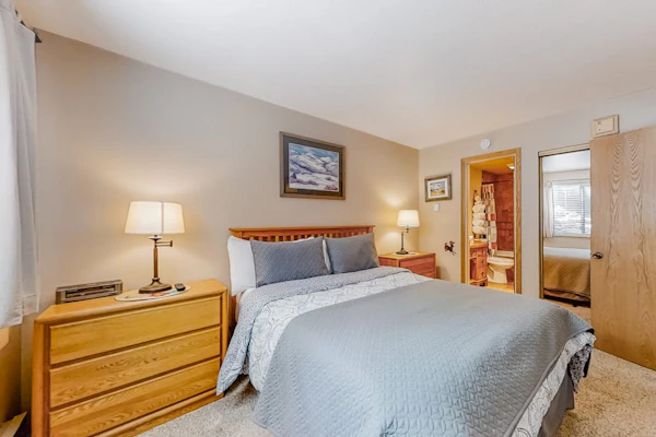 Alpine Gem | Pools, Hot Tubs, Tennis | Walk 5 Mins to Lift & 8 Mins to Dining