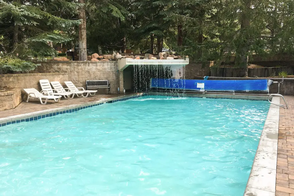 Alpine Gem - Pools, Hot Tubs, Tennis - Walk 5 Mins to Lift & 8 Mins to Dining