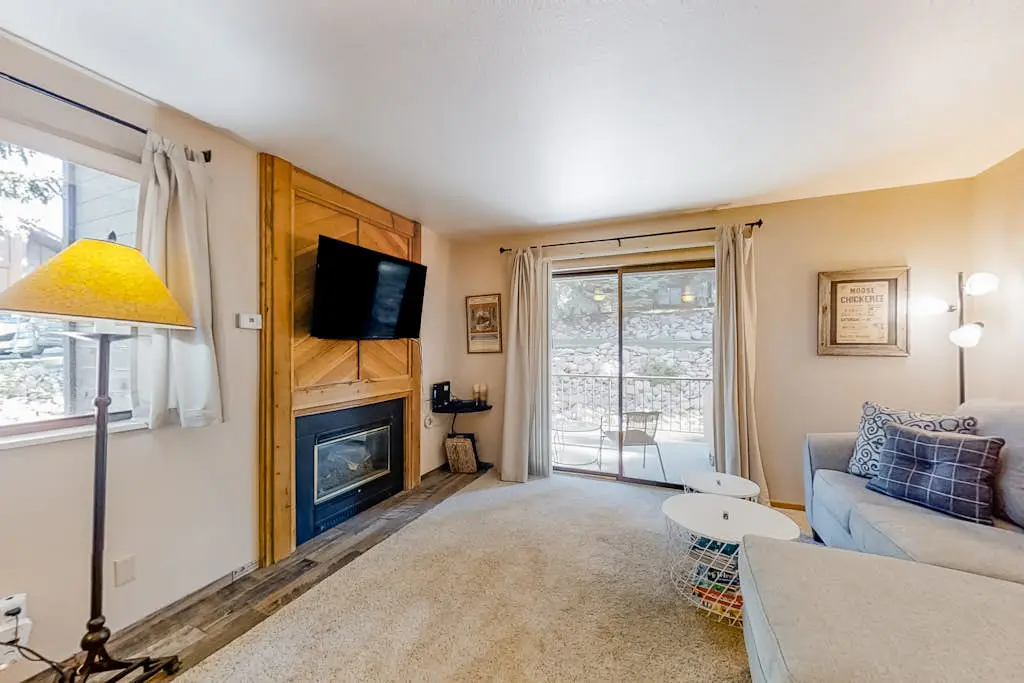 Alpine Gem - Pools, Hot Tubs, Tennis - Walk 5 Mins to Lift & 8 Mins to Dining