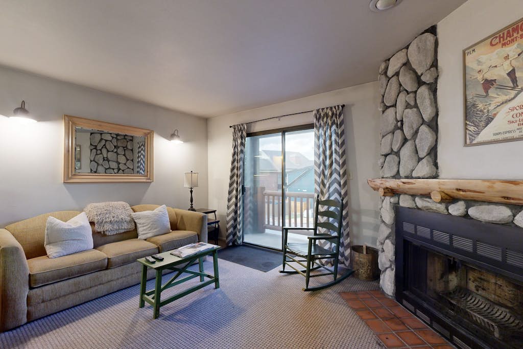 Powder Pointe Condominiums 105A