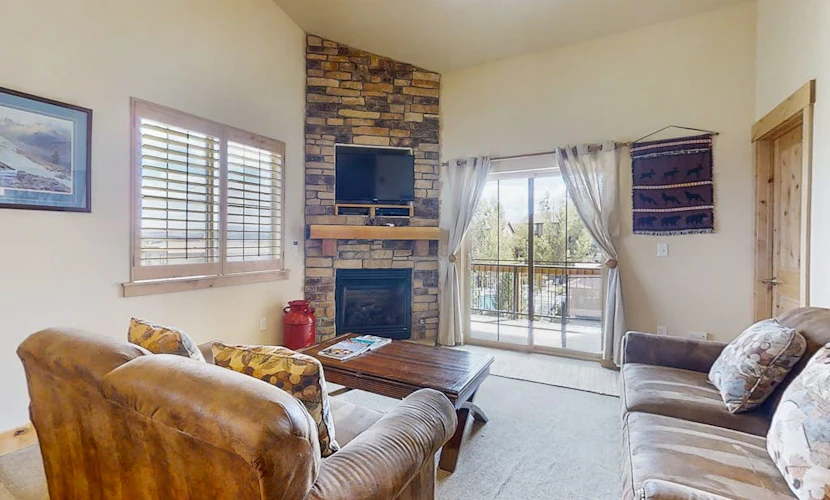 Bear Hollow Village Townhouse w/ Community Pool - Ski the Slopes