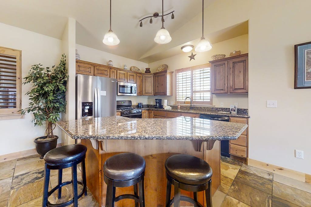 Bear Hollow Village Townhouse w/ Community Pool - Ski the Slopes