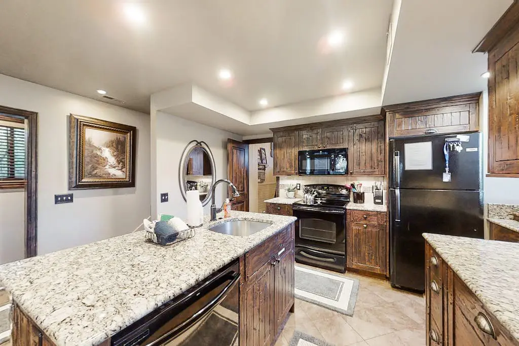 Red Pine Condo T-19