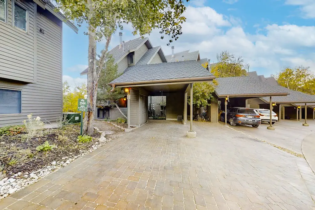 Red Pine Condo T-19