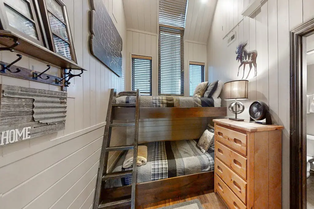 Red Pine Condo T-19