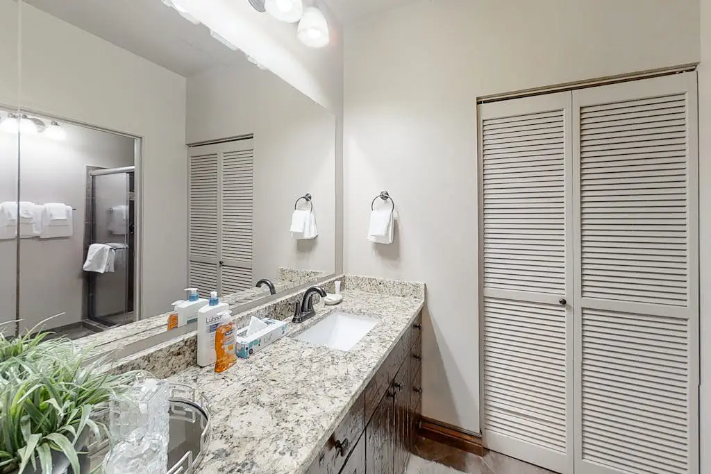 Red Pine Condo T-19