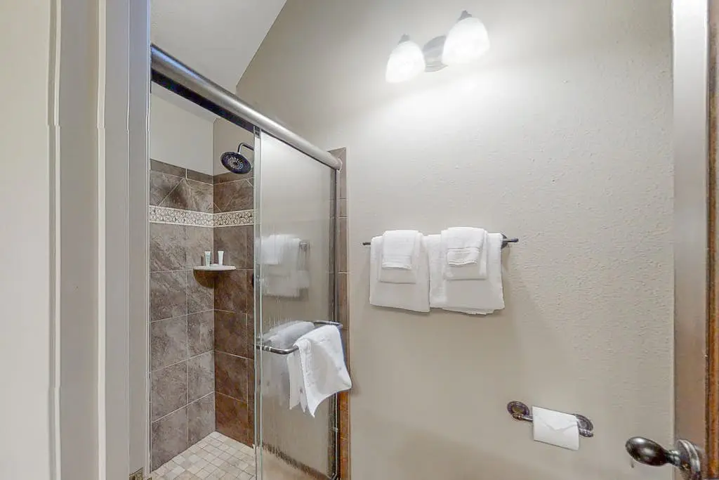 Red Pine Condo T-19