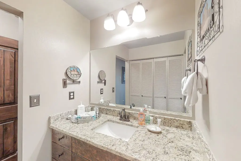 Red Pine Condo T-19