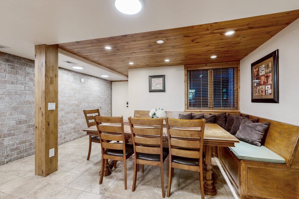 Park Avenue Condominums 238