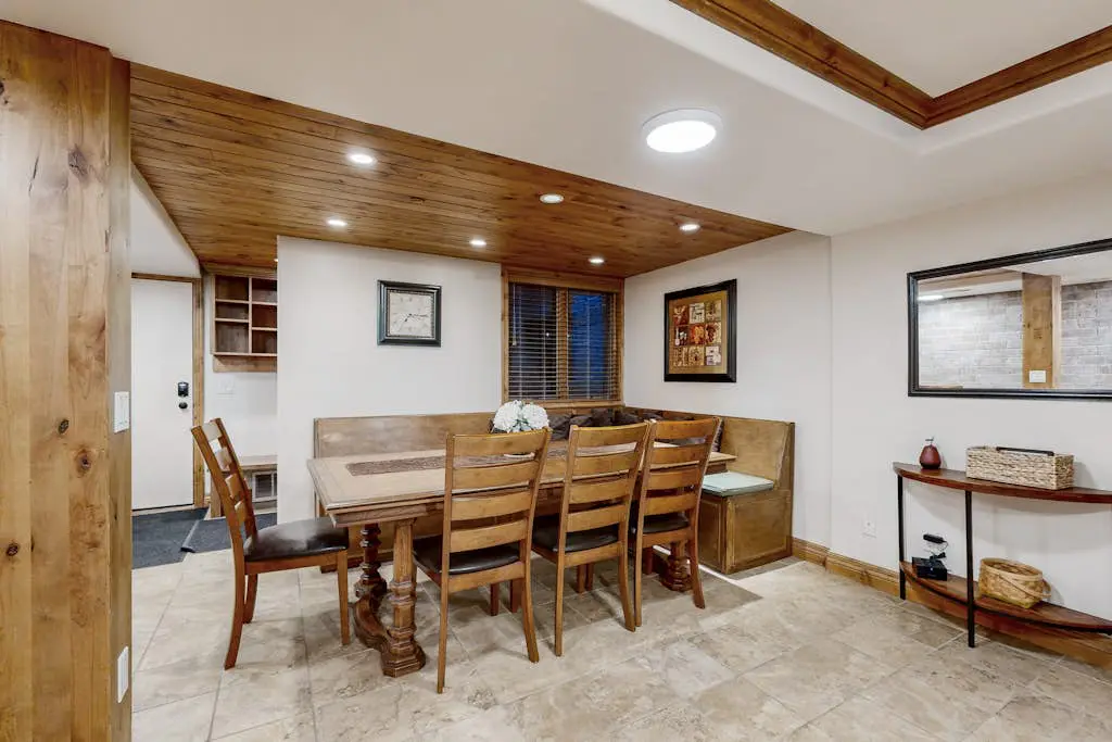 Park Avenue Condominums 238