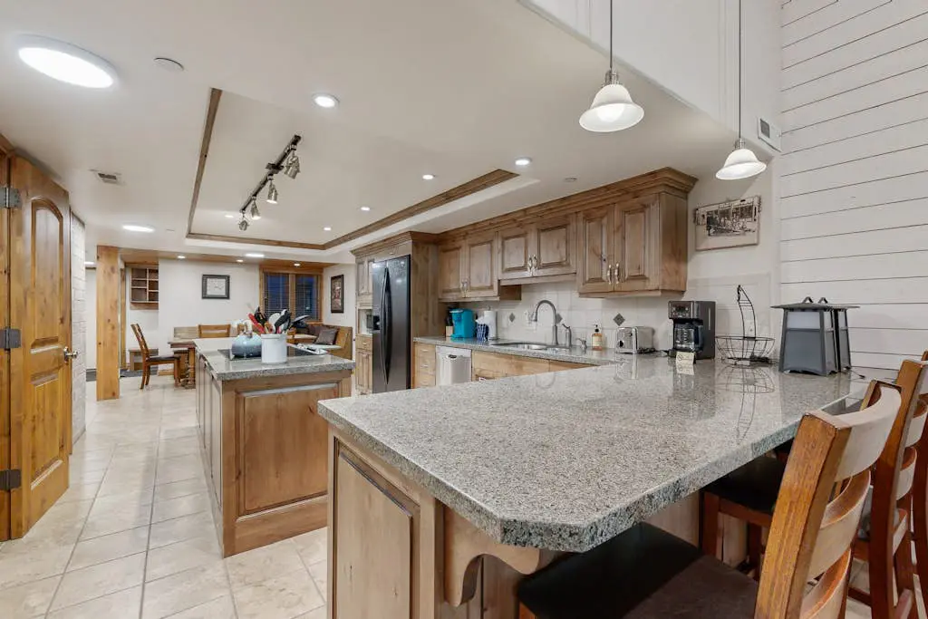 Park Avenue Condominums 238