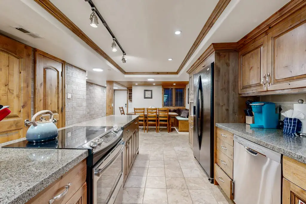 Park Avenue Condominums 238