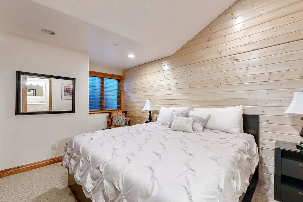 Park Avenue Condominums 238