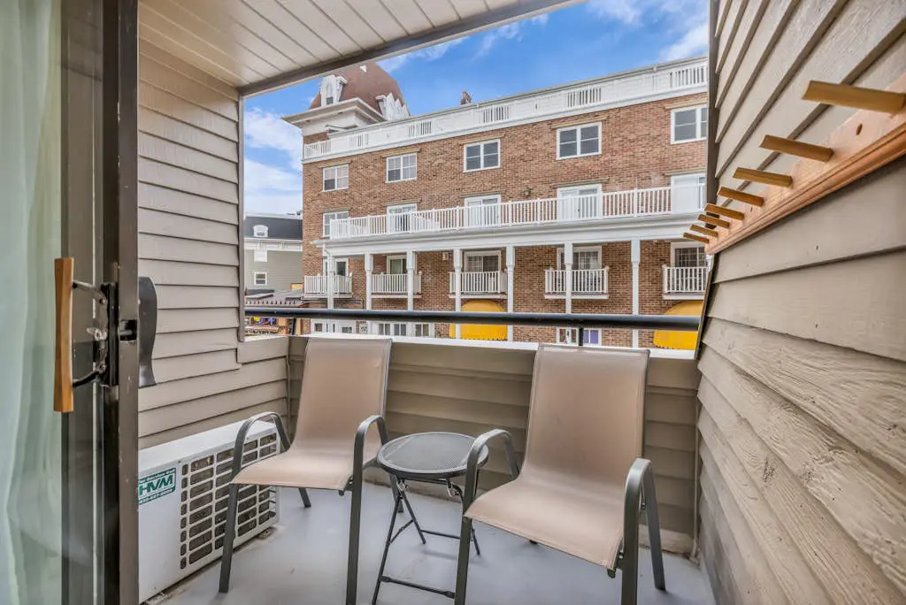 SKI-IN/SKI-OUT Mountain Village Lodge 221