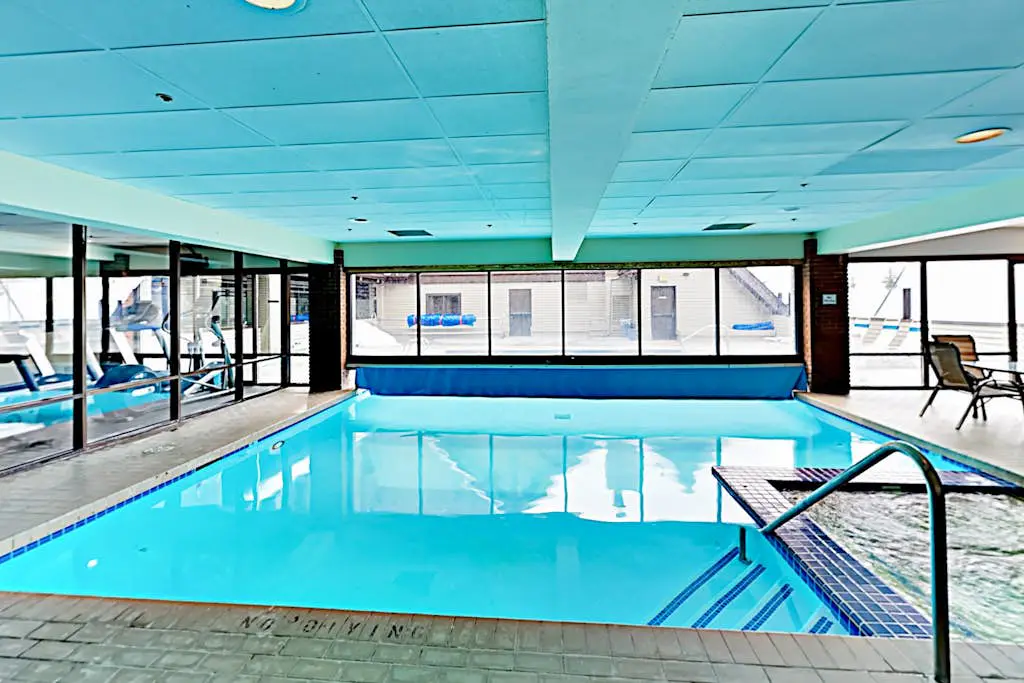 SKI-IN/SKI-OUT Mountain Village Lodge 221