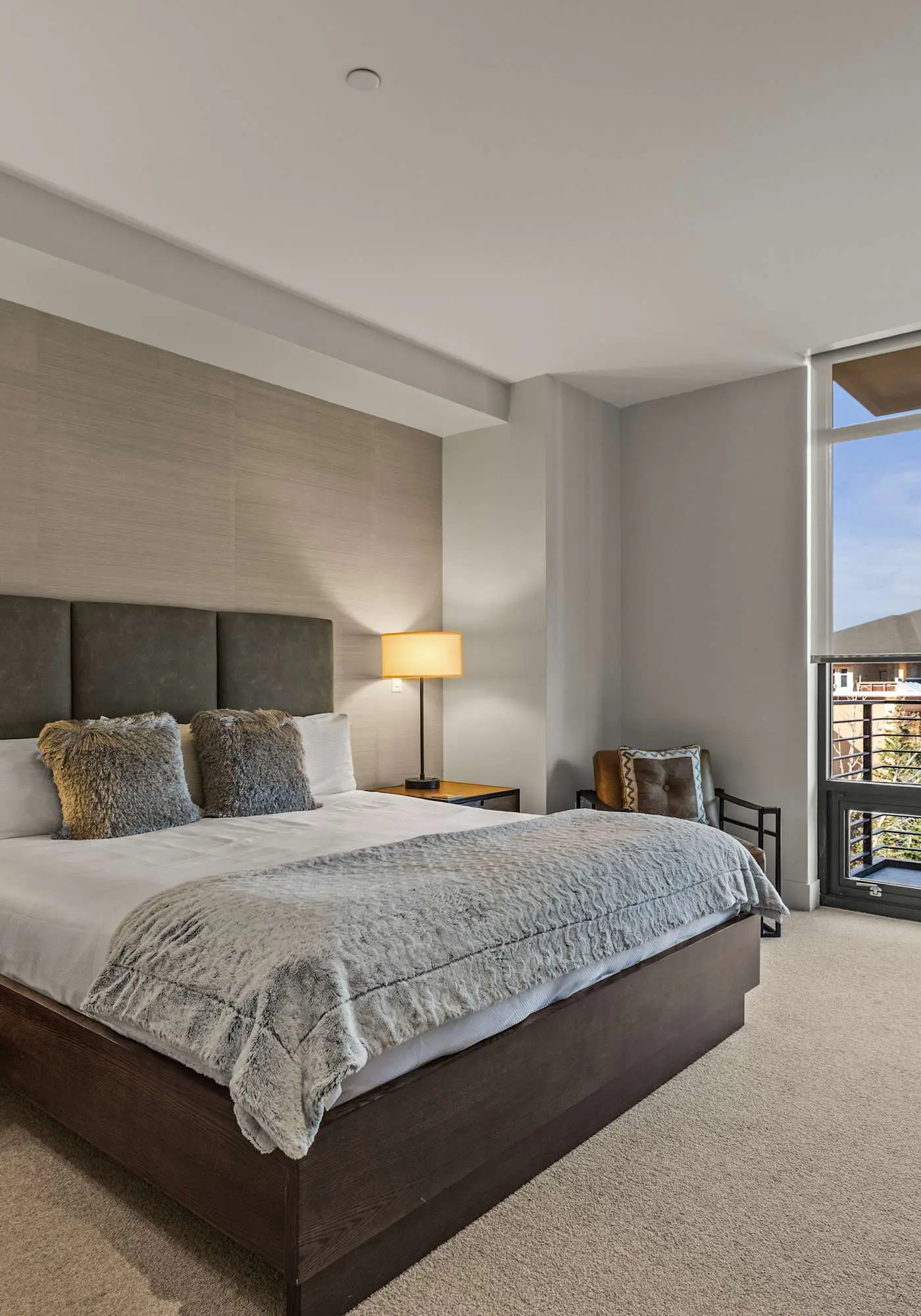 Premier Ski-in/Out Luxury Retreat w/Views & Hot Tub