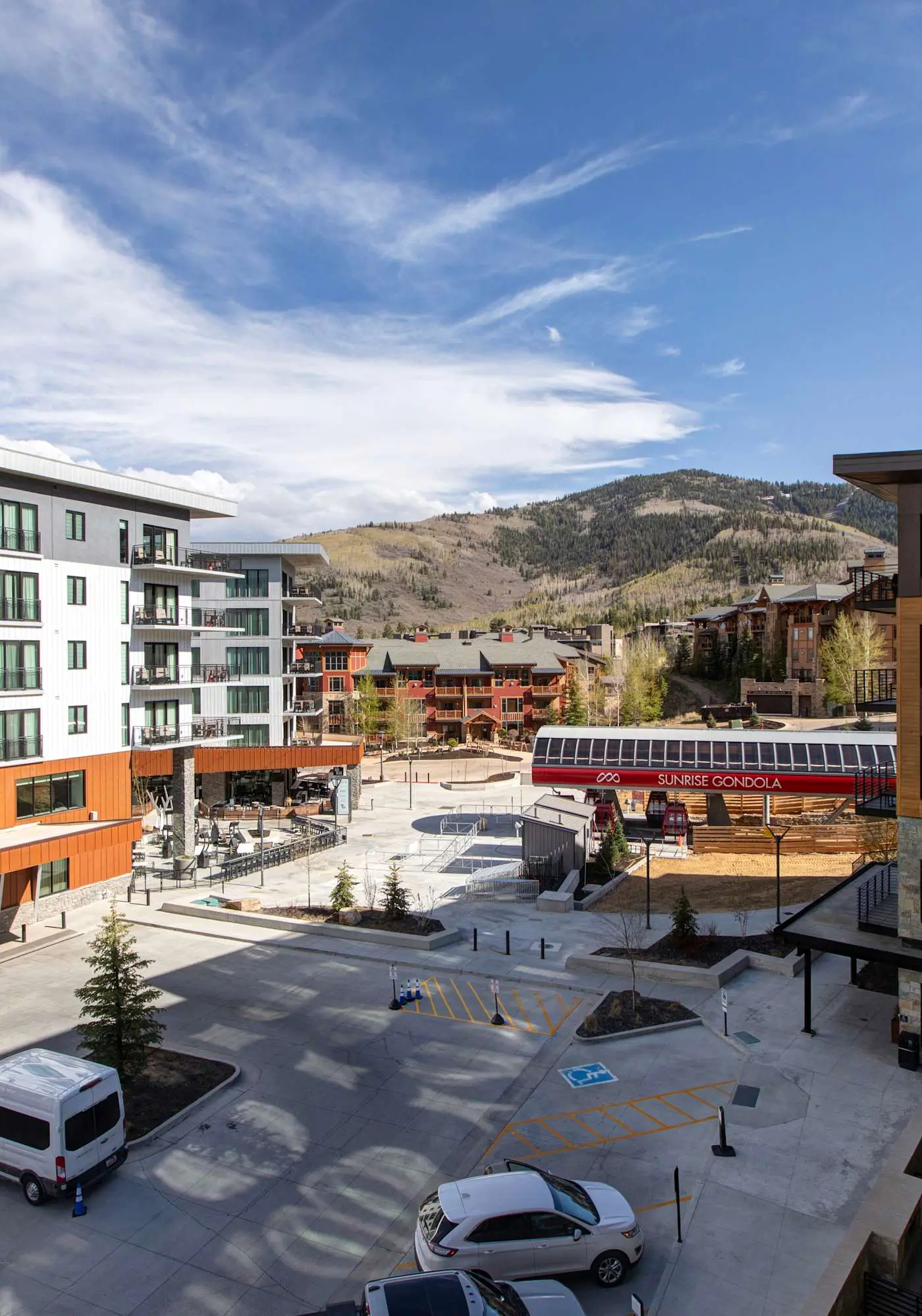 Premier Ski-in/Out Luxury Retreat w/Views & Hot Tub