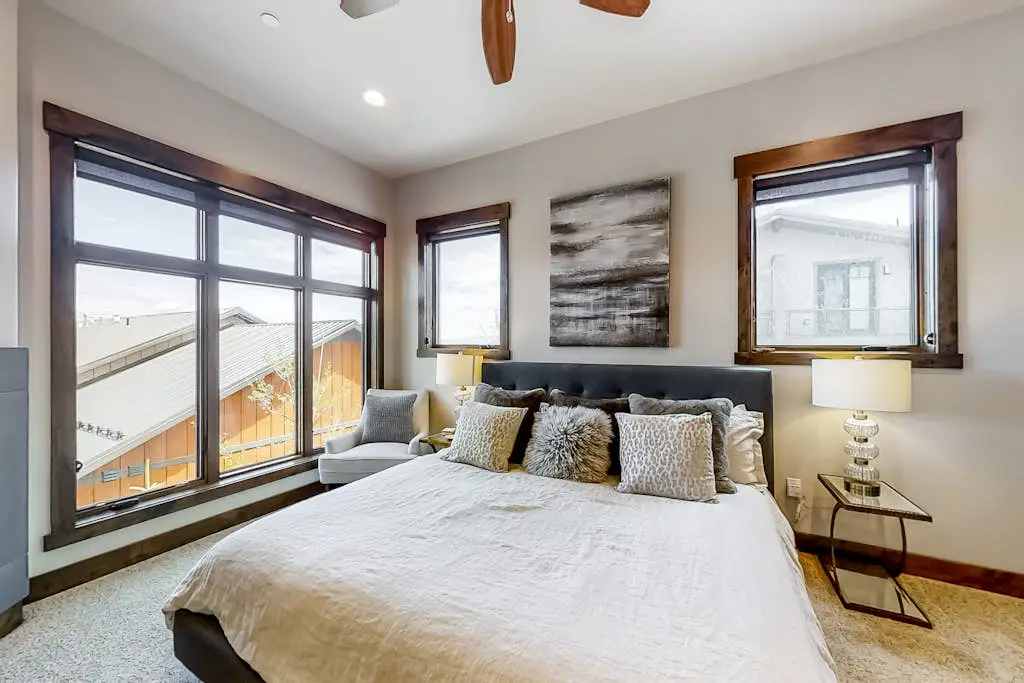 Blackstone Residence 1-B at Canyons Cabriolet Lift
