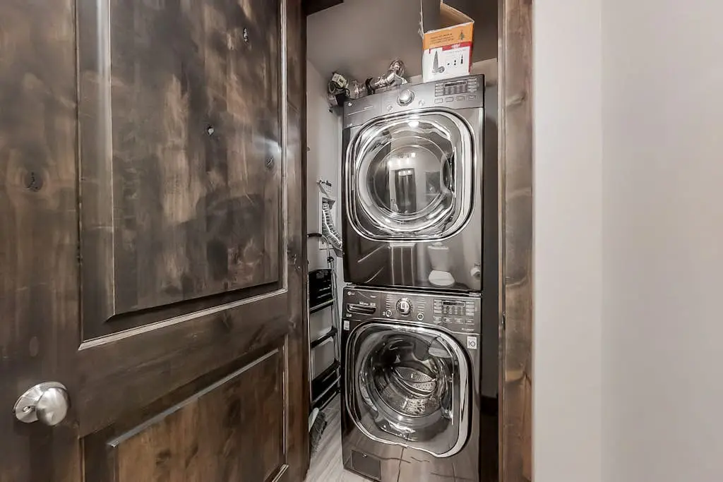 Blackstone Residence 1-B at Canyons Cabriolet Lift
