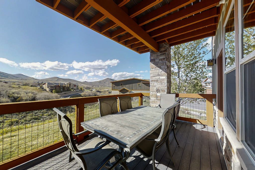 Brand-New Chic Condo - Minutes to Gondola, Downtown & Jordanelle Reservoir