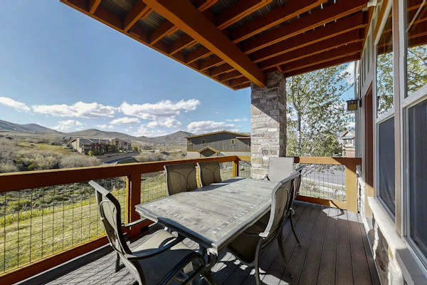 Brand-New Chic Condo - Minutes to Gondola, Downtown & Jordanelle Reservoir