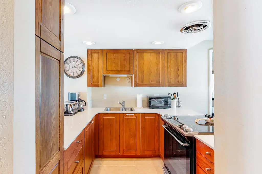 Three-Story, Dog-Friendly Townhouse with  Free WiFi, Gas Fireplaces, & washer & dryer