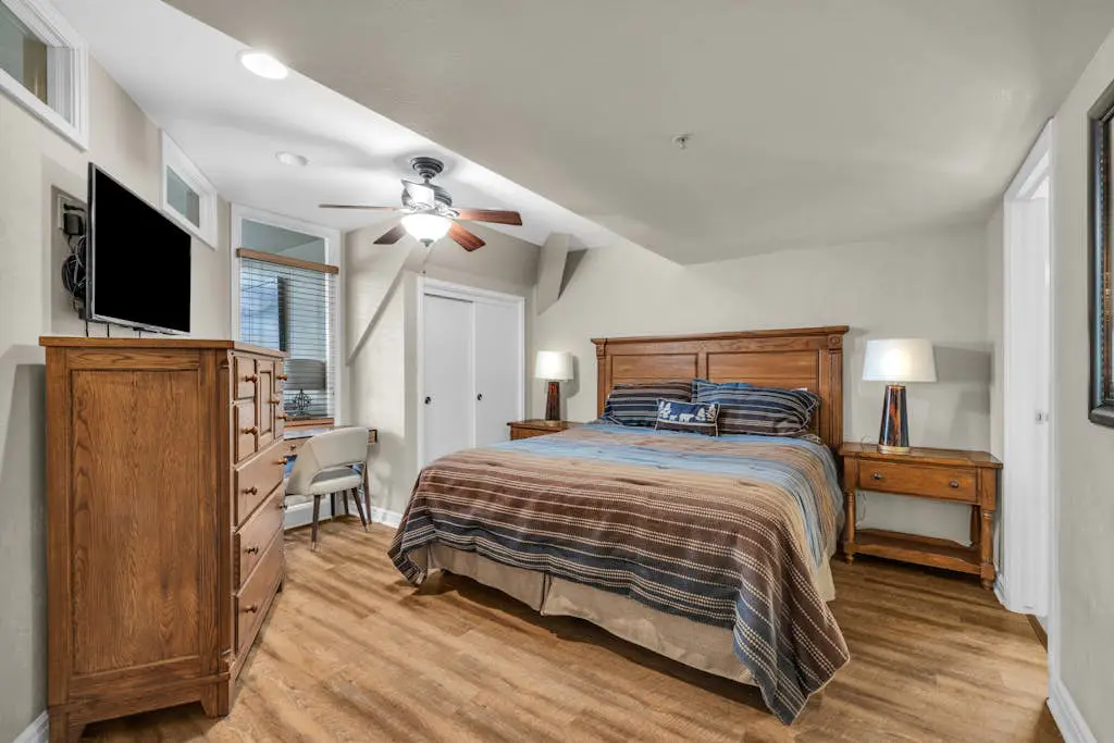 SKI-IN/SKI-OUT at Park City Mountain Resort ~ The Lodges #260