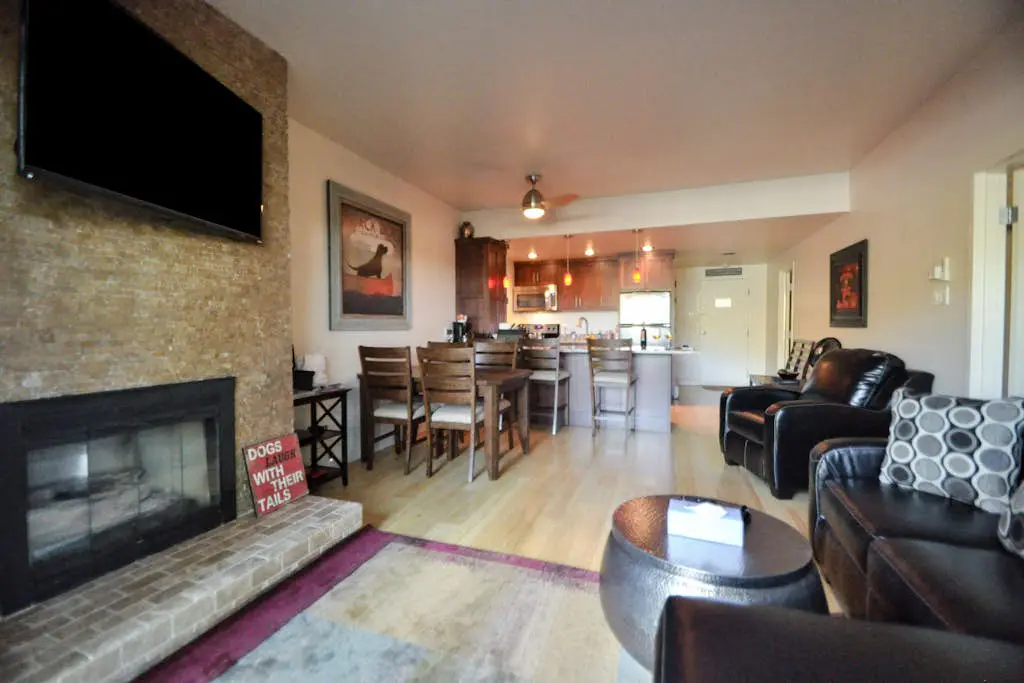 Park City condo with  pool & hot tub access - walk to PCM Lifts