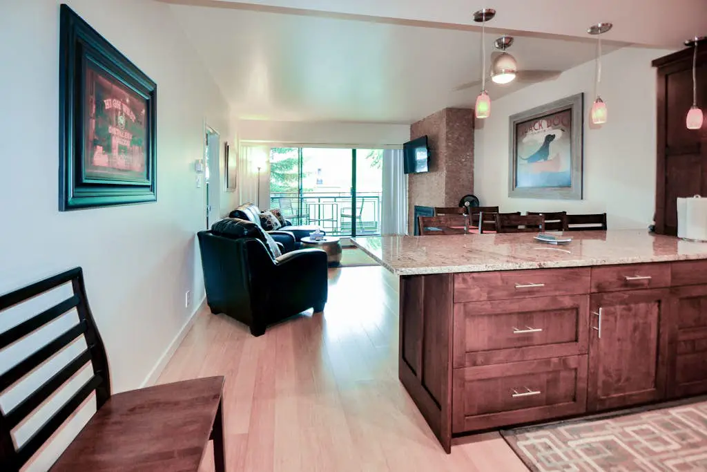 Park City condo with  pool & hot tub access - walk to PCM Lifts