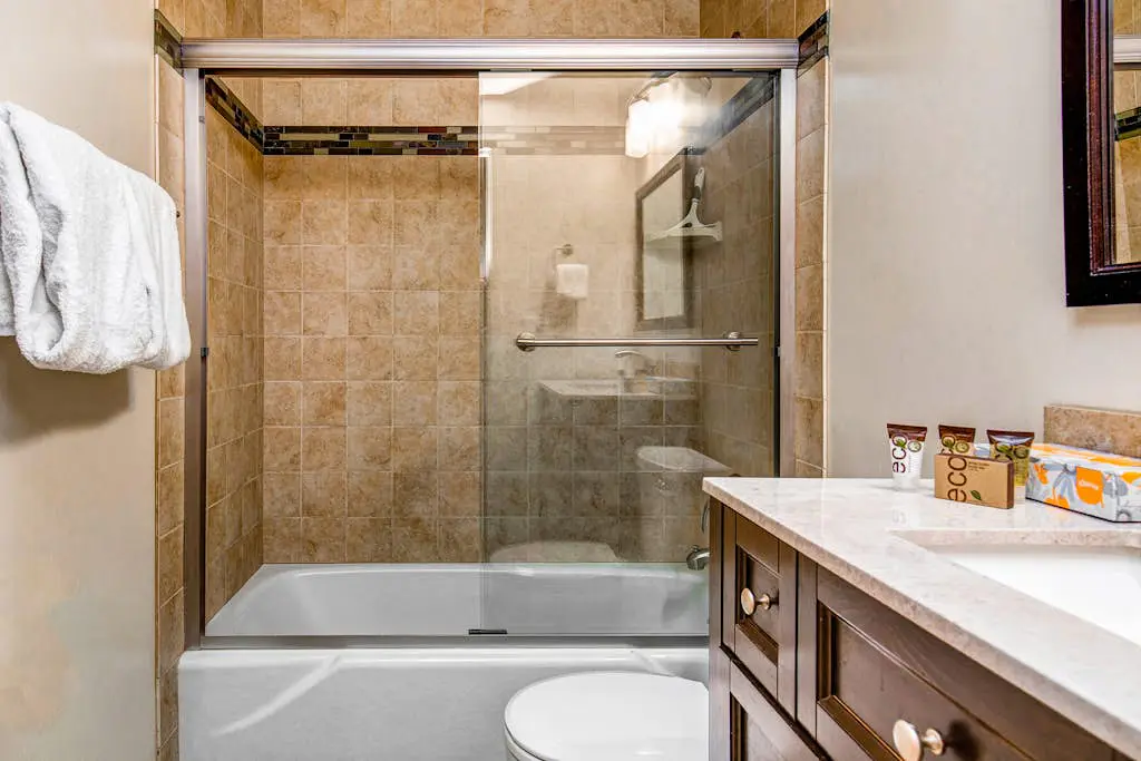 Park City condo with  pool & hot tub access - walk to PCM Lifts