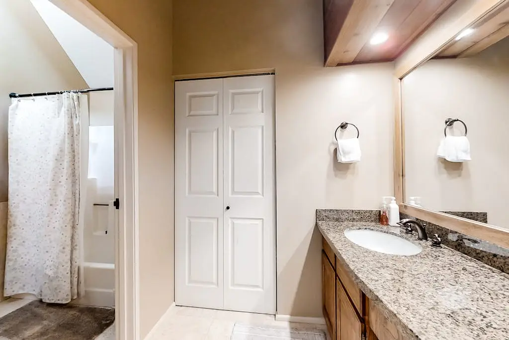Red Pine Condominiums 69
