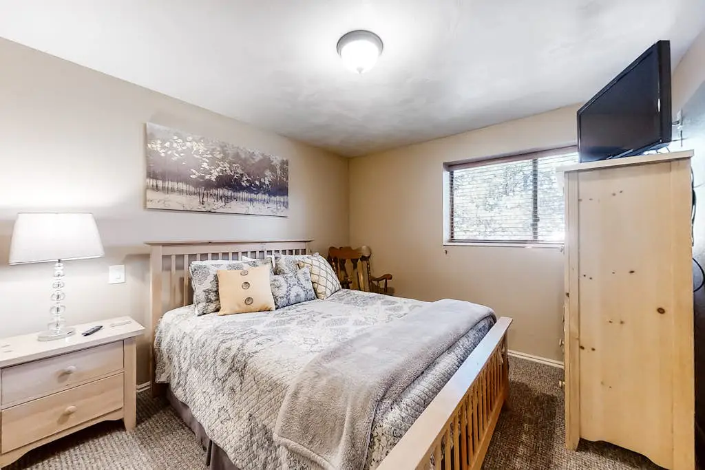 Red Pine Condominiums 69