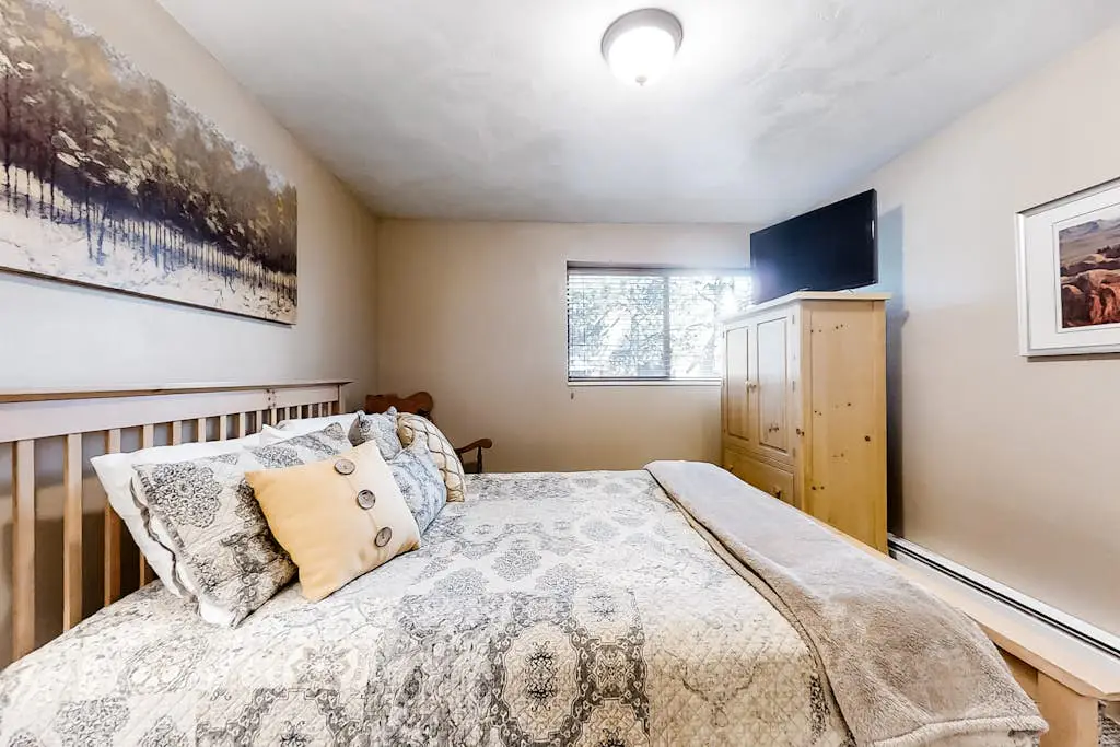 Red Pine Condominiums 69