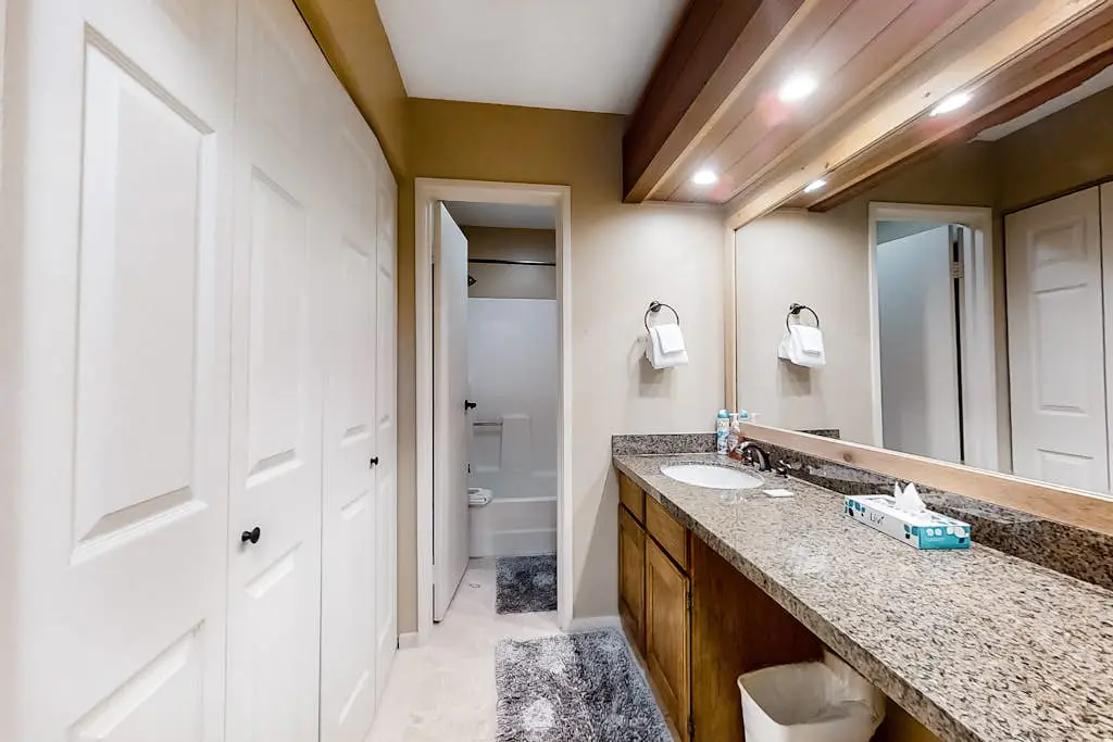 Red Pine Condominiums 69