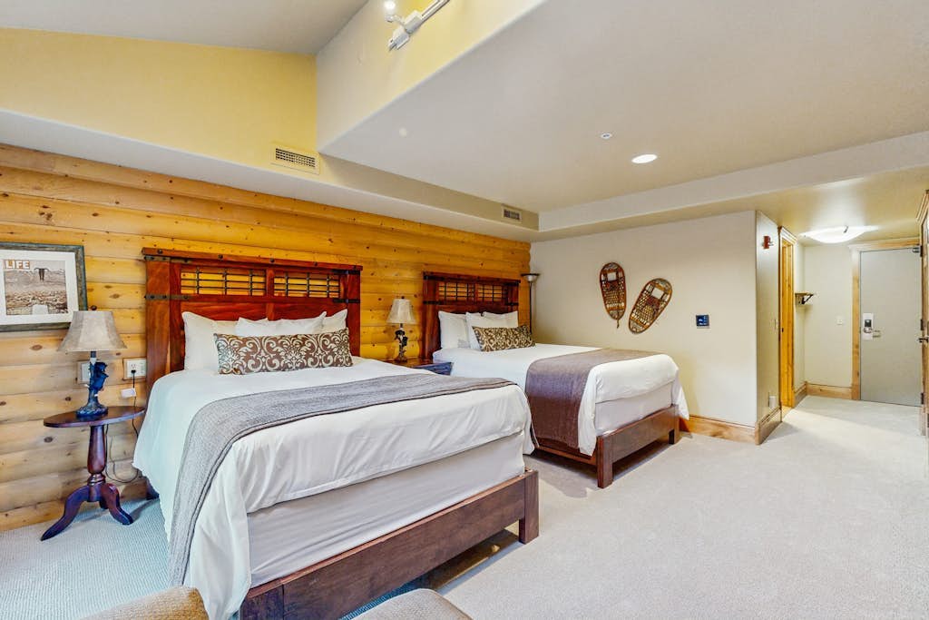 Hotel studio with views, fireplace & close to everything